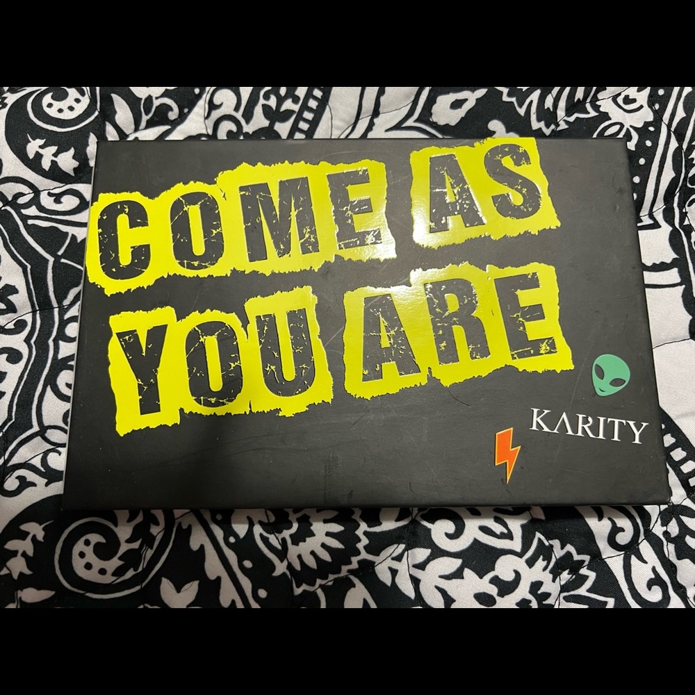 Karity Eyeshadow palette